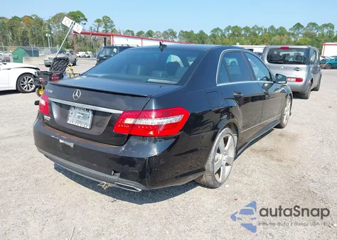 2010 Mercedes-Benz E 350 z USA, uszkodzony, nr VIN WDDHF5GB0AA259563